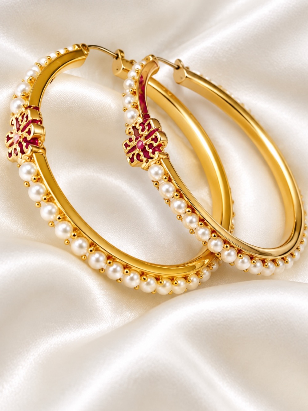 TORI BURCH KIRA GOLD/PEARL /LOGO LARGE HOOP EARRINGS.
